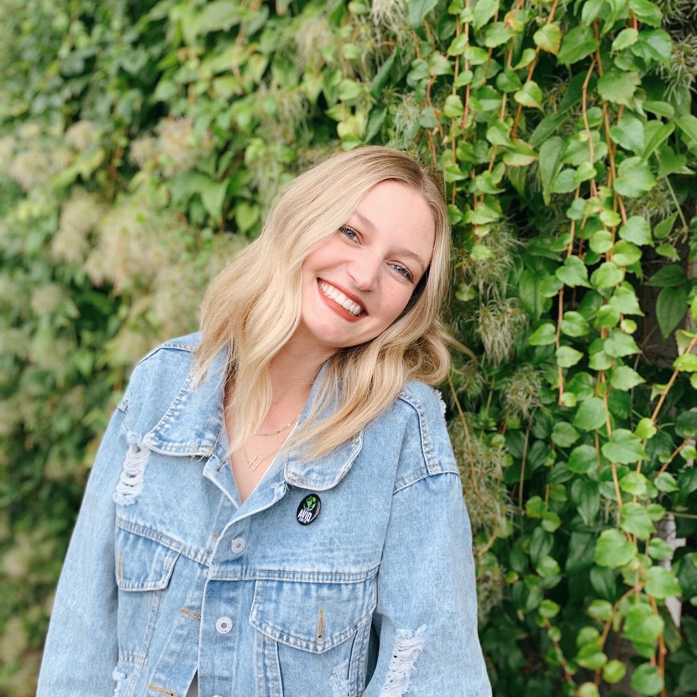 Meet your Posher, Holly